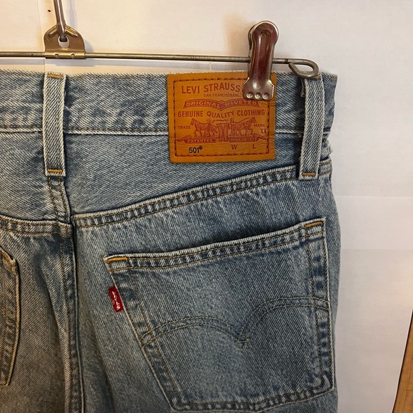 Levi 501 Distressed Women's Jeans. - Picture 5 of 14